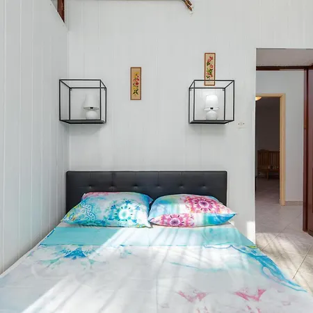 度假居 2 Bedroom Cozy In *