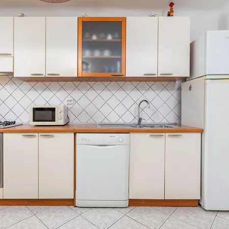 2 Bedroom Cozy In *