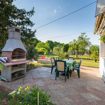 Holiday home 2 Bedroom Awesome In Vodnjan