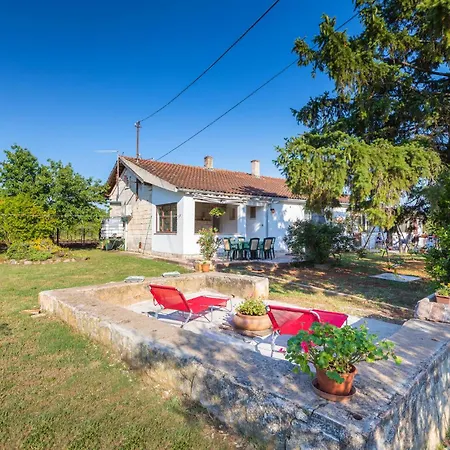 2 Bedroom Cozy In Vodnjan