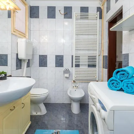 2 Bedroom Awesome In Holiday home Vodnjan