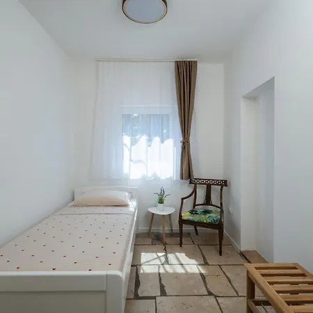 2 Bedroom Cozy In Vikendica