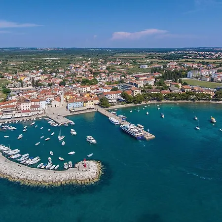 Ferienhaus 2 Bedroom Awesome In Vodnjan