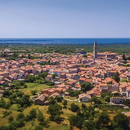 Ferienhaus 2 Bedroom Awesome In Vodnjan