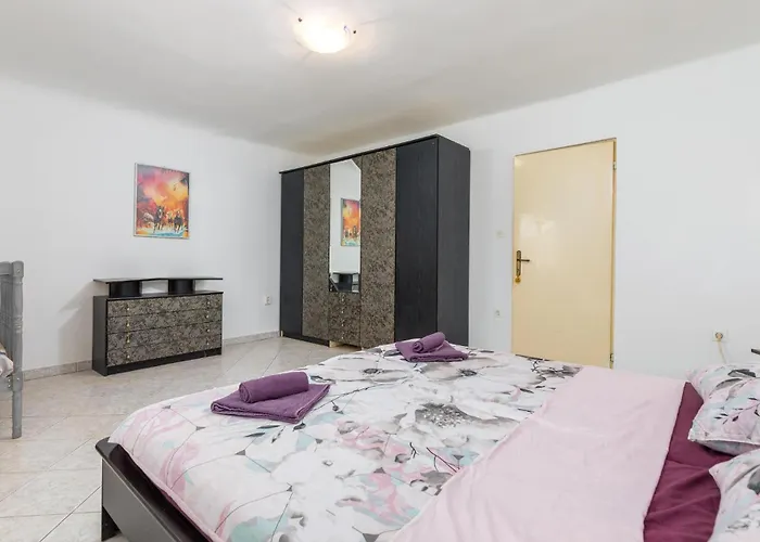 2 Bedroom Awesome In * Vodnjan