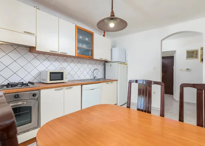 Ferienhaus 2 Bedroom Awesome In Vodnjan