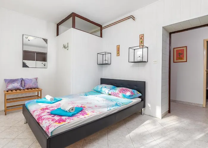 2 Bedroom Awesome In * Vodnjan