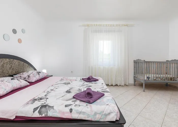 2 Bedroom Awesome In