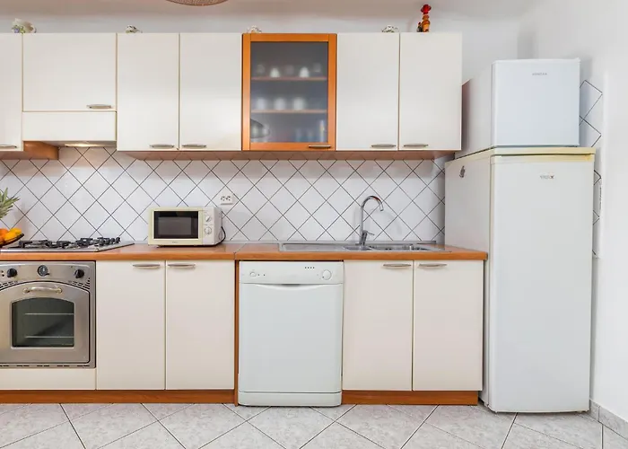 2 Bedroom Awesome In *