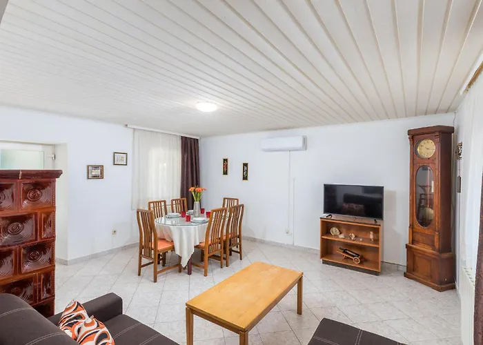 2 Bedroom Awesome In Ferienhaus *